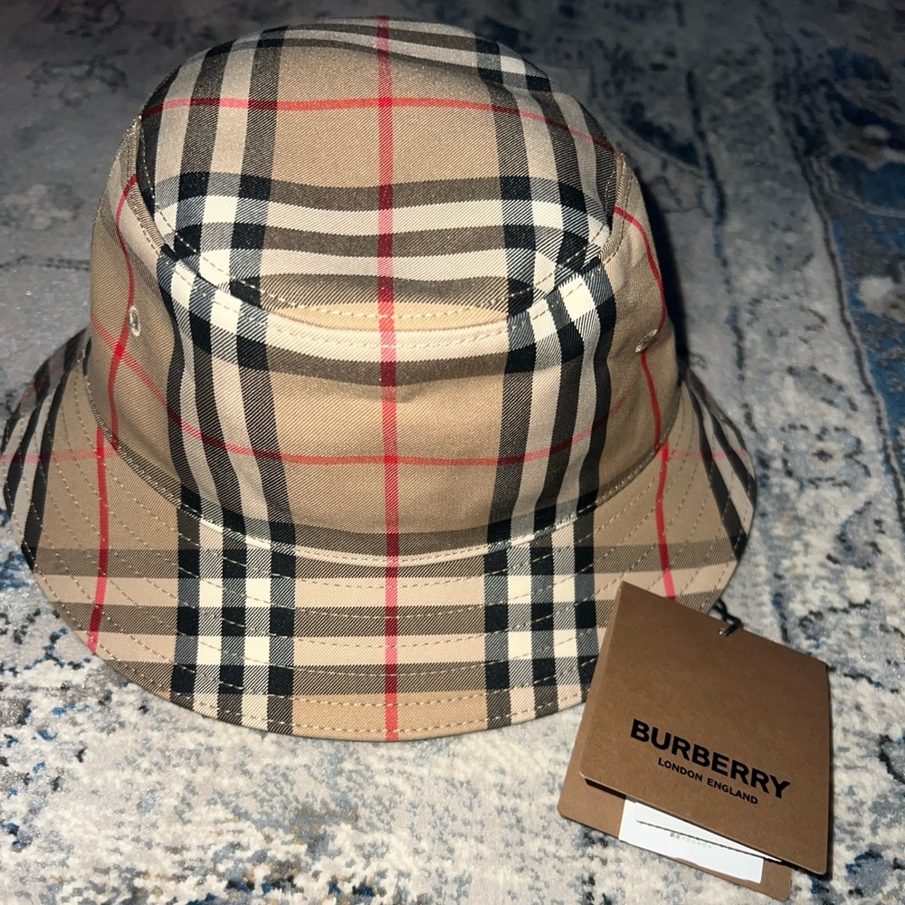 NWT Kids Burberry Bucket Hat | Size 2-3